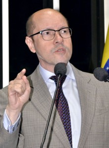senador demostenes torres
